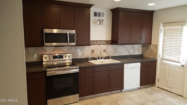 Building Photo - 3129 W Acapulco Ln