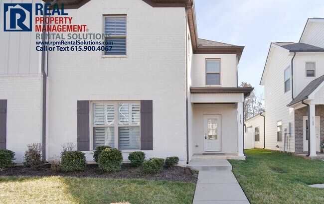 Building Photo - * PENDING* 3 bedroom 2.5 bath home with at...