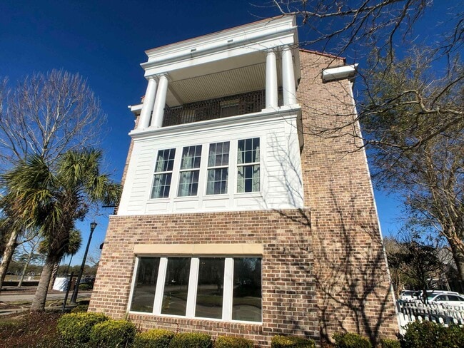 Building Photo - 2834 Howard Ave