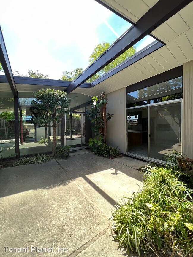 Building Photo - 4 br, 2 bath House - 714 Stendhal Ln