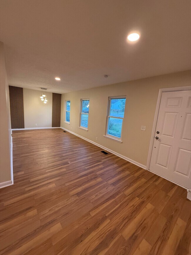 Foto del edificio - 810 Summer Hill Ln