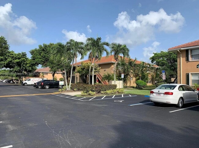 Foto del edificio - 10337 NW 8th St