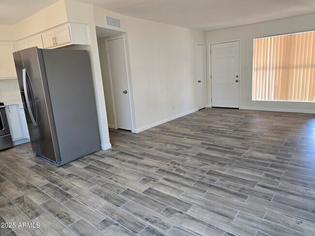 Foto del edificio - 715 N Arrowhead Dr