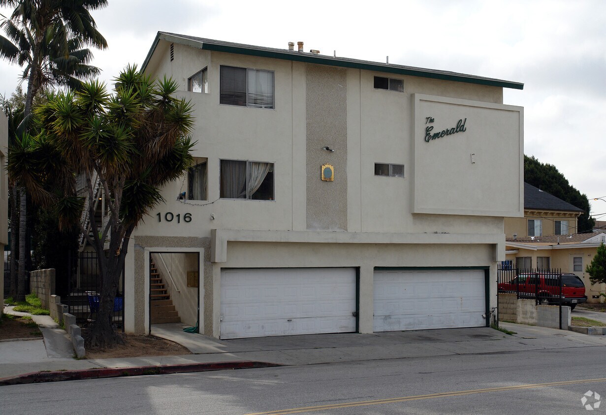 Building Photo - The Emerald Apts