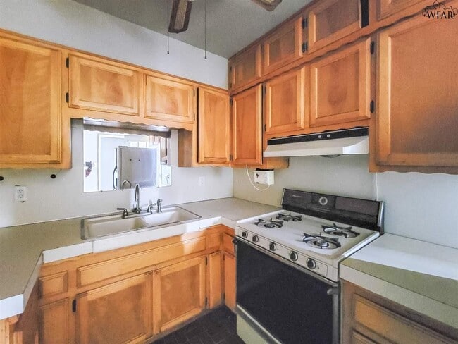 Foto del edificio - 1421 Deville St