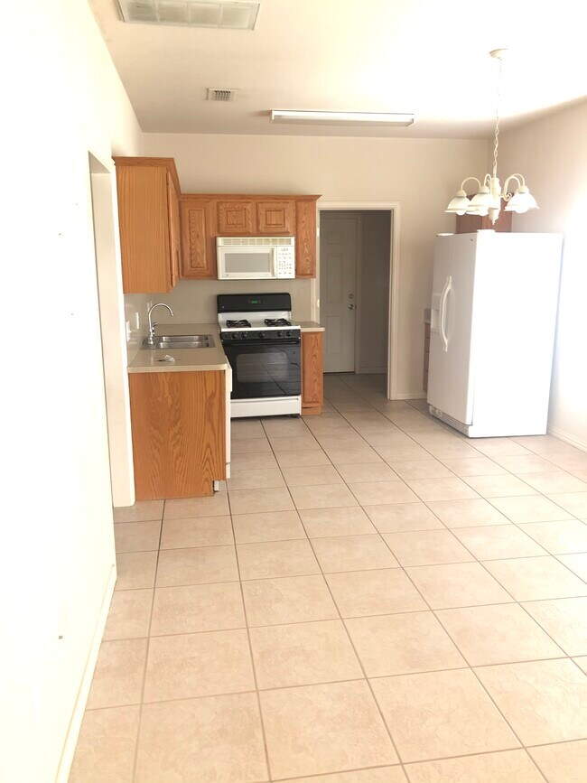 Foto del edificio - 213 N Prairie St