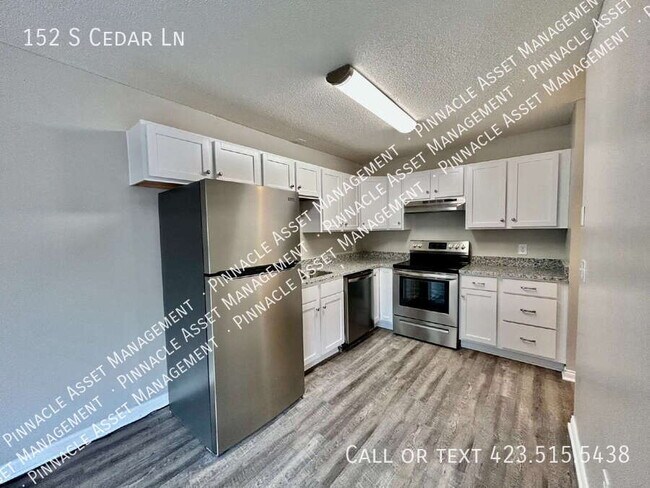 Building Photo - 152 S Cedar Ln