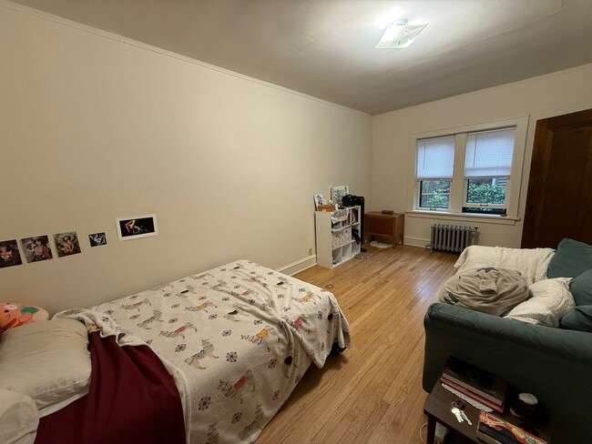 Interior Photo - 1628 Franklin