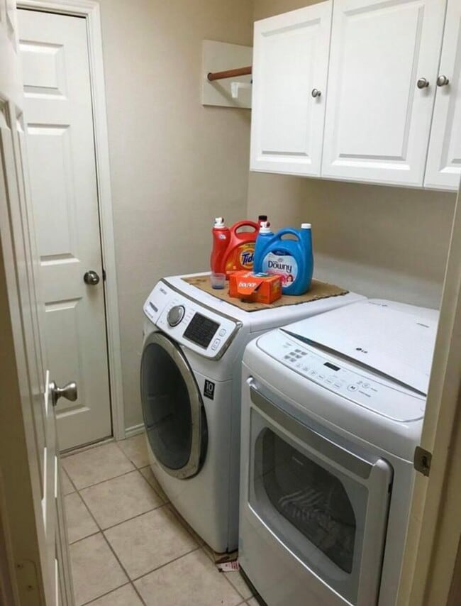 Photo - 4843 Kingsway Dr House