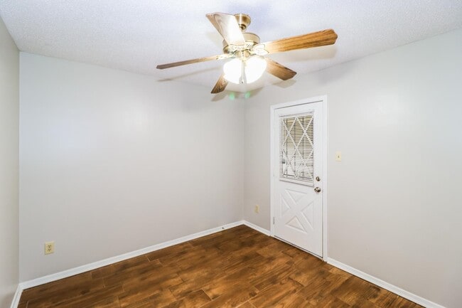 Building Photo - 2145 Bobolink Trail