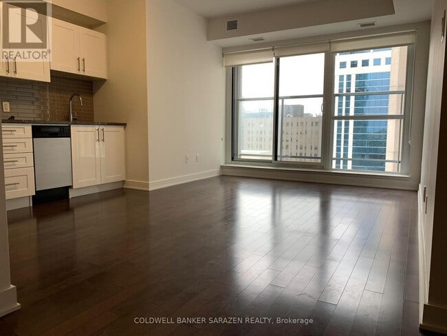 Photo du bâtiment - 40 Nepean St