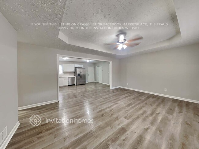 Foto del edificio - 300 E Country Woods Dr