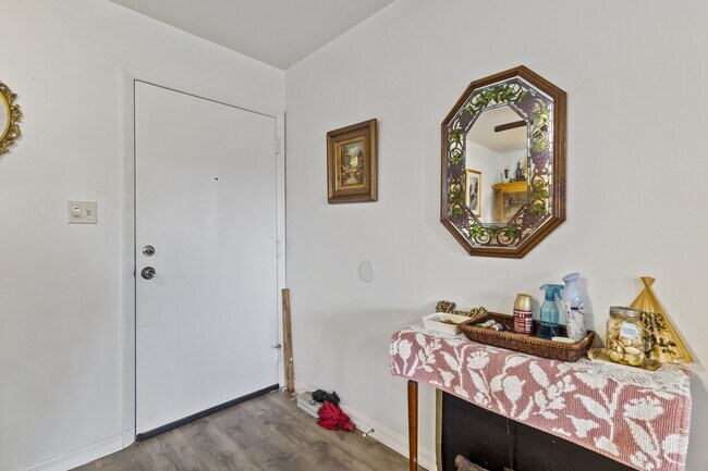 Foto del edificio - 21280 Brinson Ave
