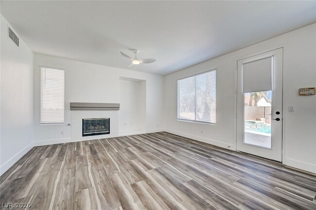 Building Photo - 242 Farlin Cir