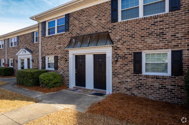 Building Photo - Georgetowne Apartments @ 405 Speight Ave