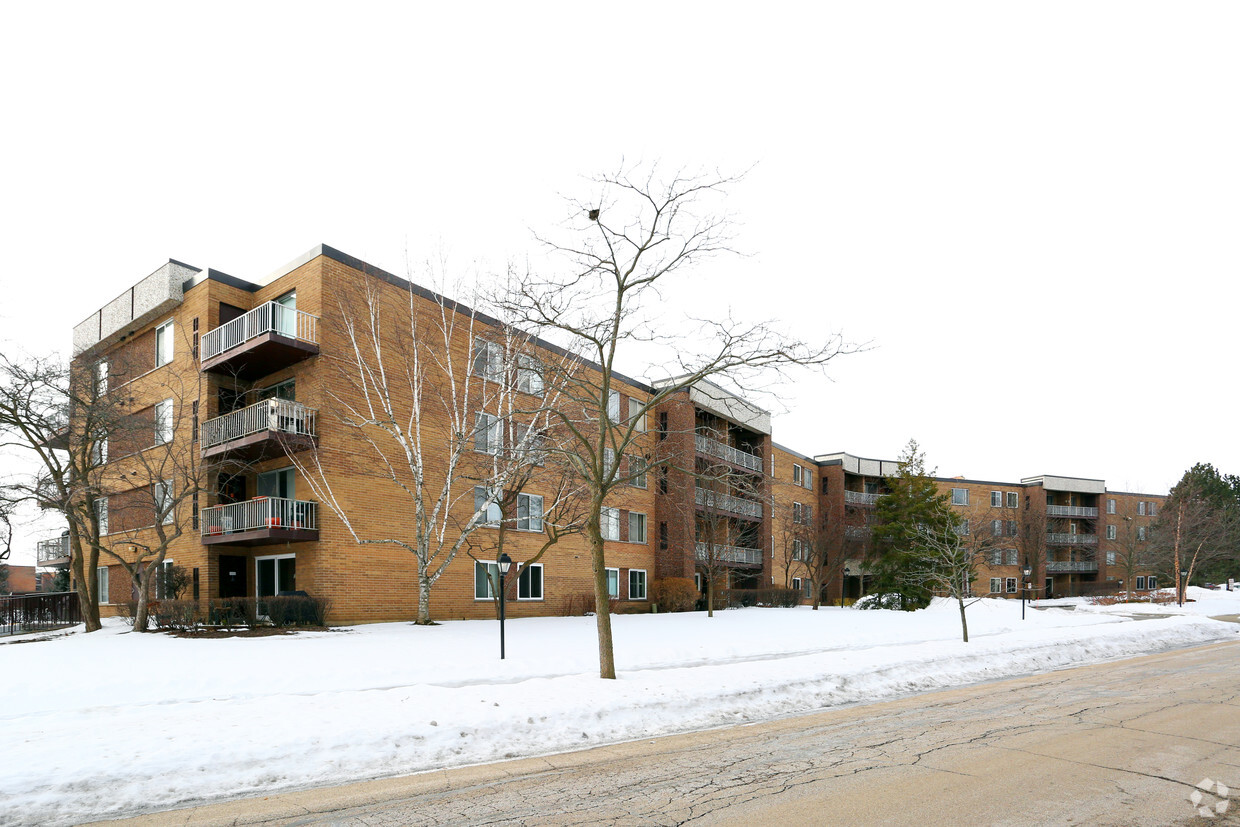 Primary Photo - Willow Creek Condominiums