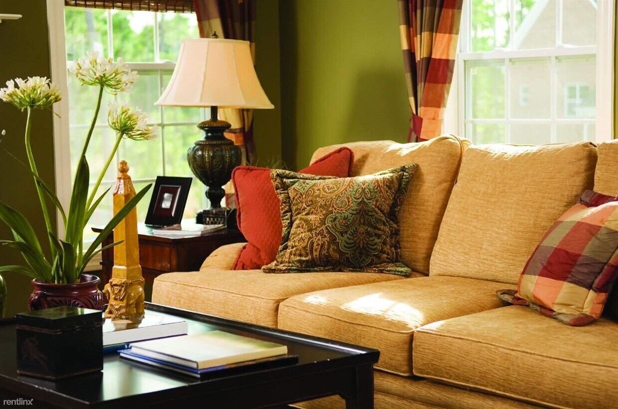 Foto principal - 2325 Harshman Rd