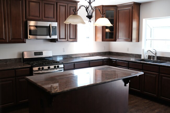 Building Photo - 6102 E Monlaco Rd