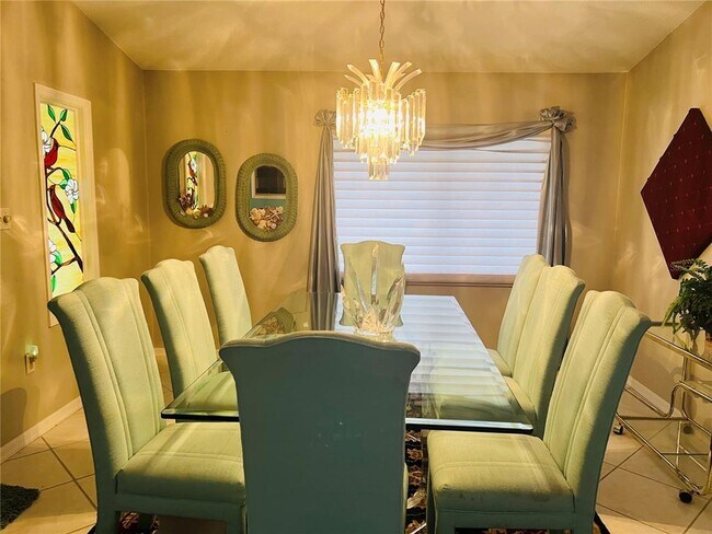 Foto del edificio - 832 Palm Harbor Ct