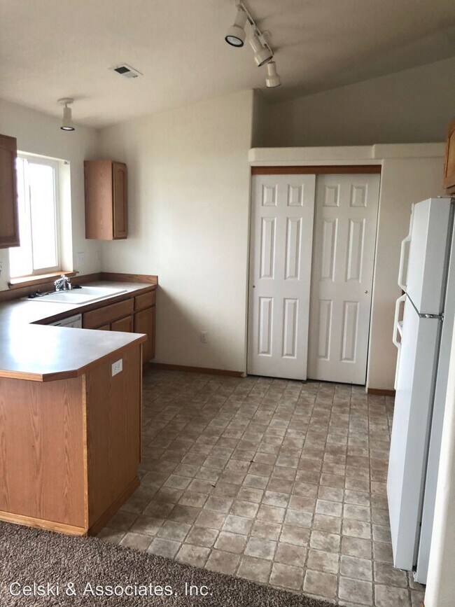 Building Photo - 3 br, 2 bath House - 7820 Three Rivers