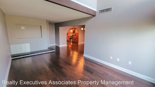 Building Photo - 2 br, 2.5 bath House - 1907 Cherokee Bluff...