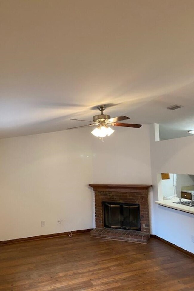 Foto del edificio - 177 Whetherbine Way W