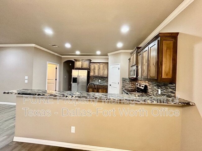 Building Photo - 3001 Enchanted Rd