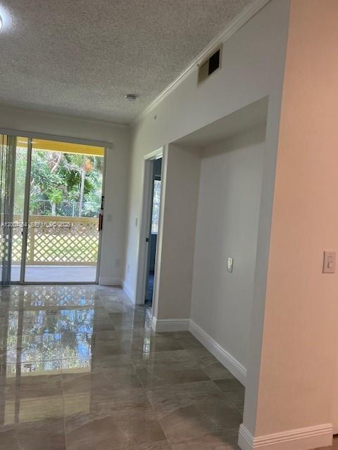 Foto del edificio - 18326 NW 68th Ave