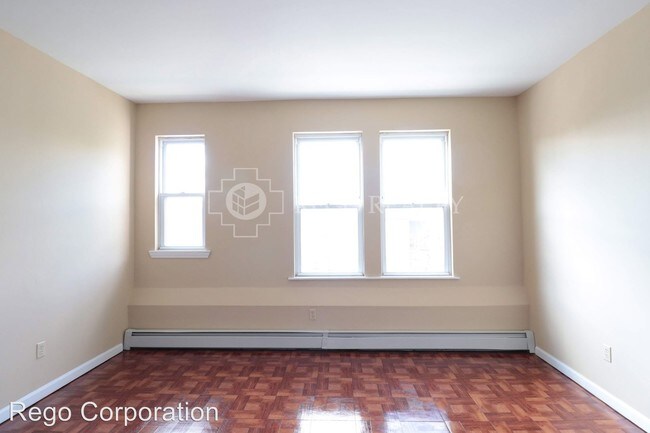 Building Photo - 158-160 Westland St