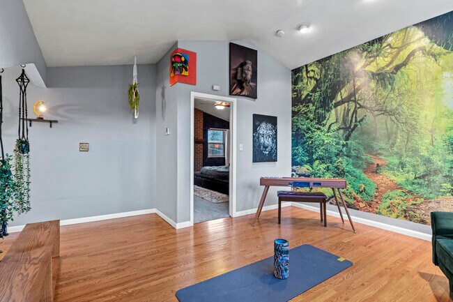 Building Photo - 7120 Delmonico Dr