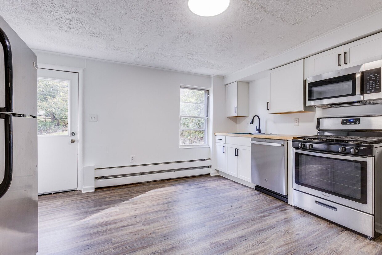 Foto principal - 2675 S 18th St