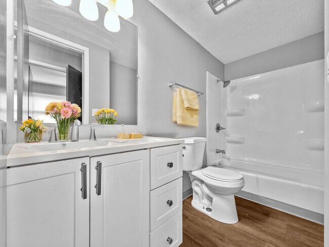 Baño - Trilein Village Apartments