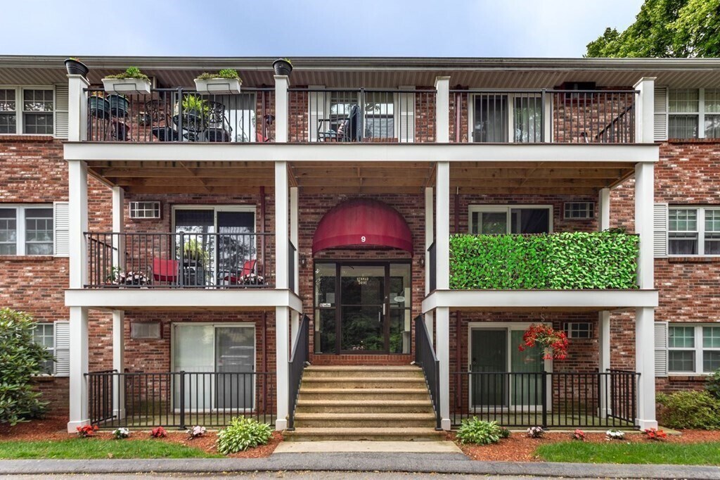 9 Kenmar Dr Unit 18, Billerica, MA 01821 Condo for Rent in Billerica