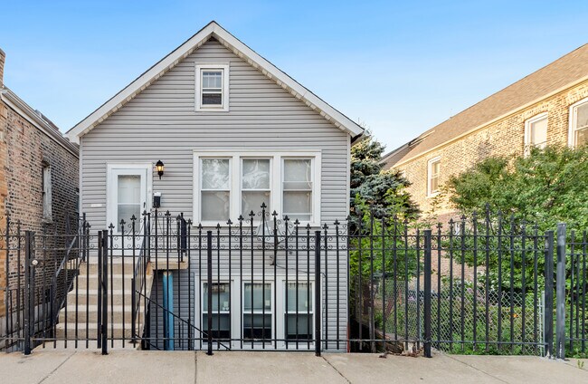 Building Photo - 2148 W 18th Pl