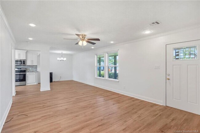 Building Photo - Beautifully Updated 4B/2B Home in Sulphur