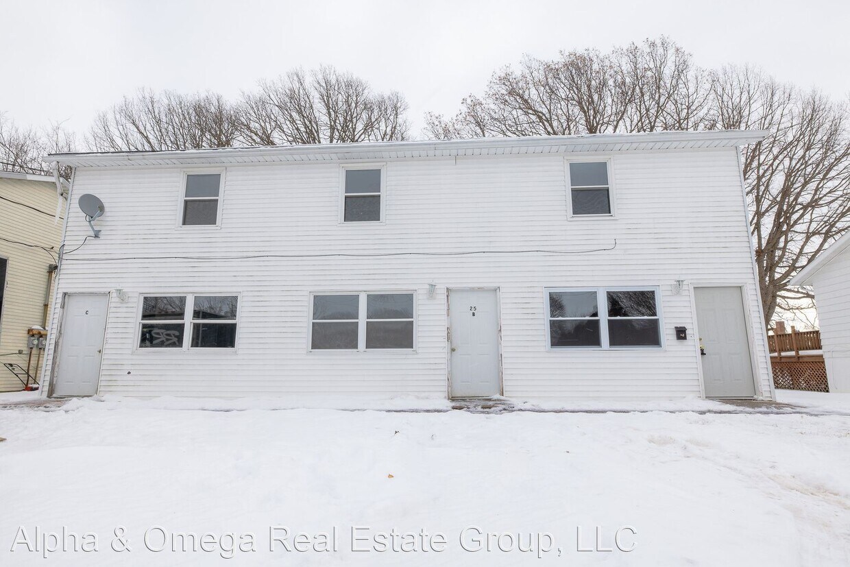 Primary Photo - 2 br, 1 bath House - 25 6th St Apt B