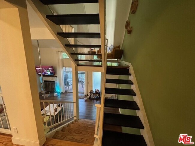 Foto del edificio - 13609 Valerio St