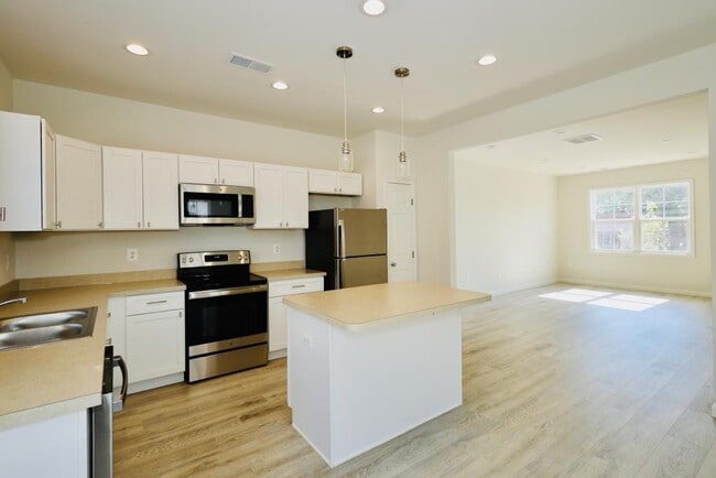 Building Photo - 28 E Gerrard St