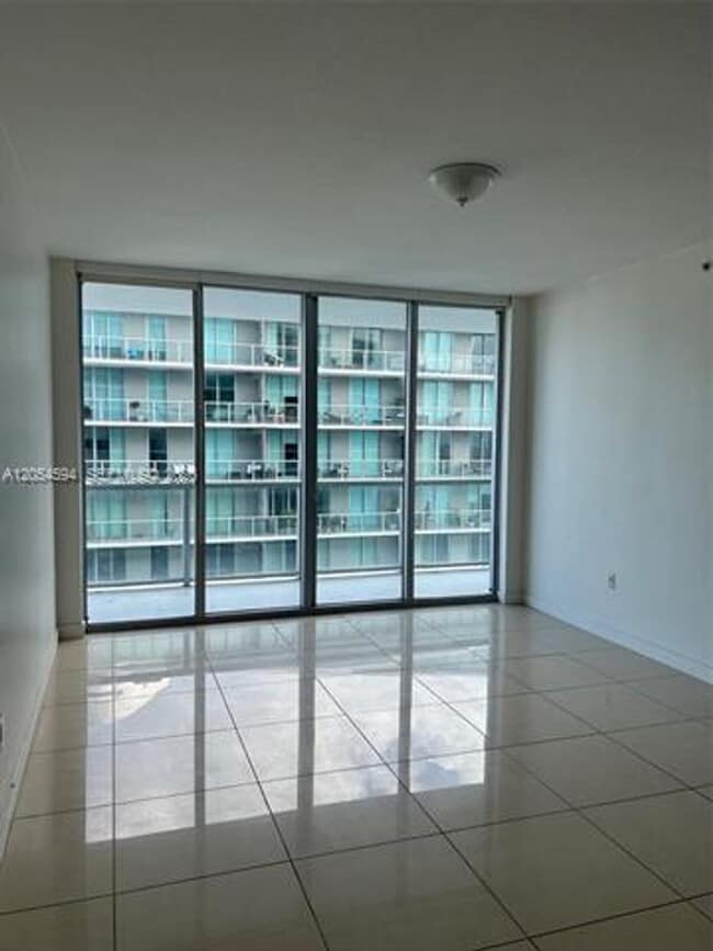 Photo - 1111 SW 1st Ave cu-3816 Apartment