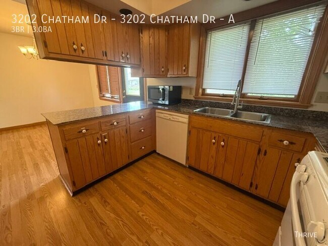 Foto del edificio - 3202 Chatham Dr