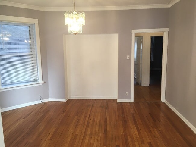 Dining Room 13'L x 15'.5''w - 1214 W Norwood St