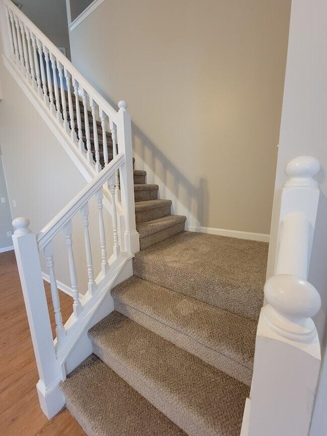Building Photo - 150 Southwind Ln