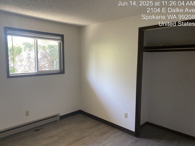 Building Photo - 2102 E Dalke Ave