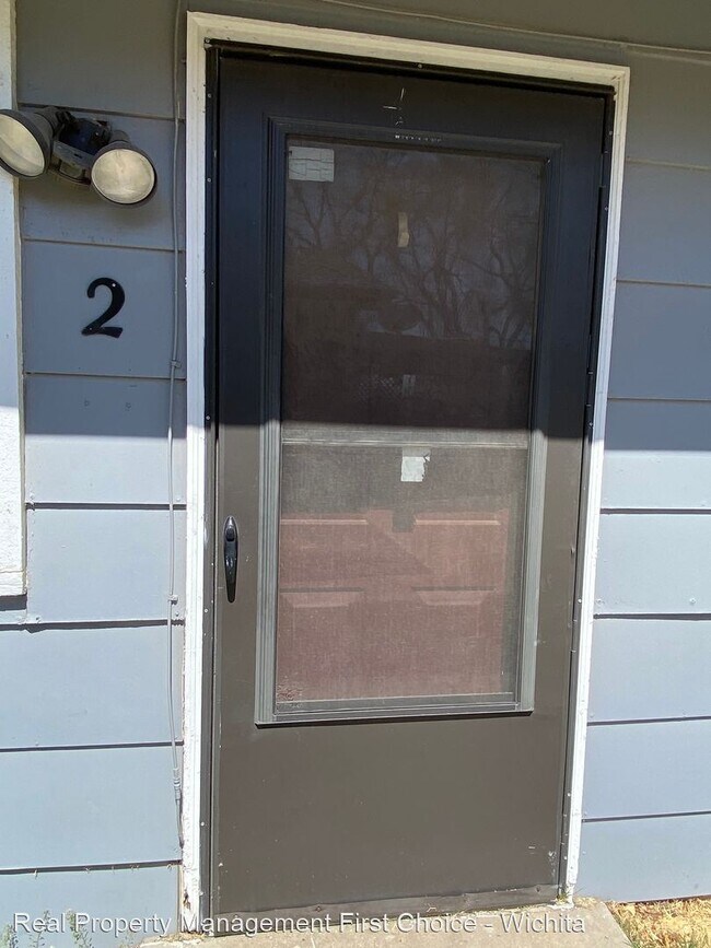Building Photo - 2 br, 1 bath House - 1124 S Glenn St Unit 2