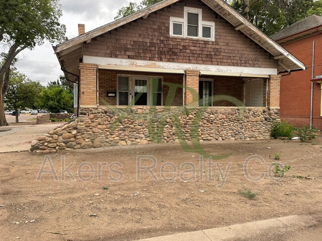 Building Photo - 1124 Lake Ave