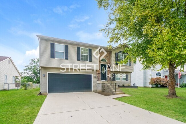 Building Photo - REDUCED!