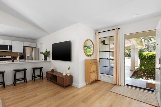 Foto del edificio - 2500 Berkett Dr