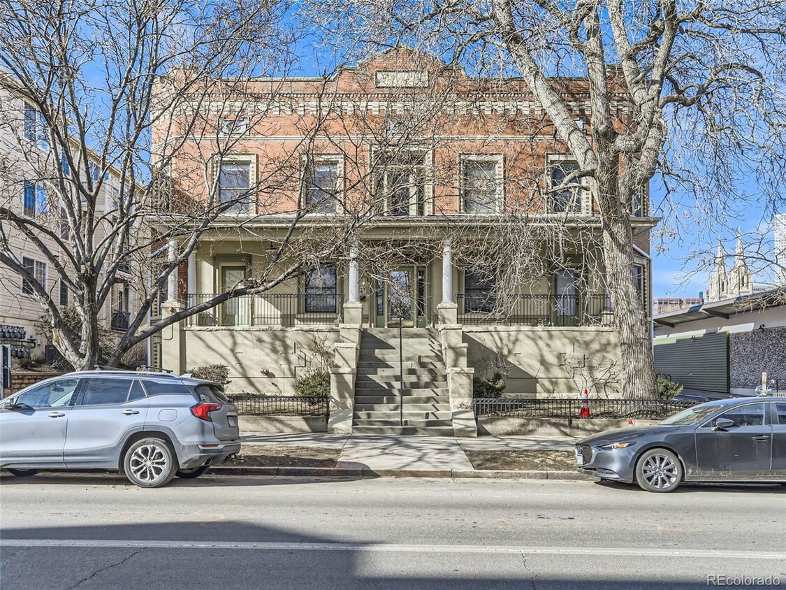 Primary Photo - Price reduced!! Large windows and exposed ...