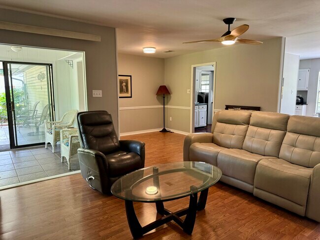 Building Photo - 7725 Mamalu Pl
