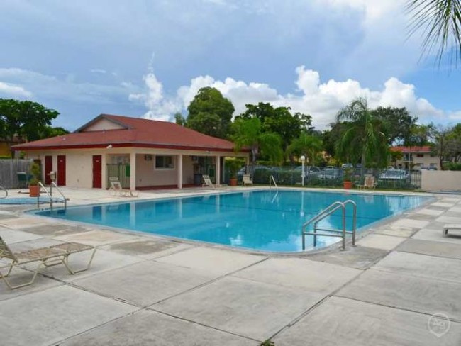 Building Photo - 5098 Island Club Dr